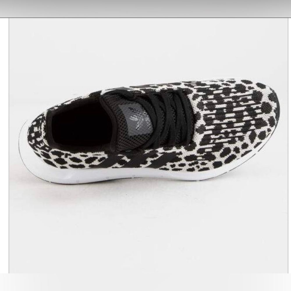 Adidas Swift Run Shoes - Picture 3 of 8
